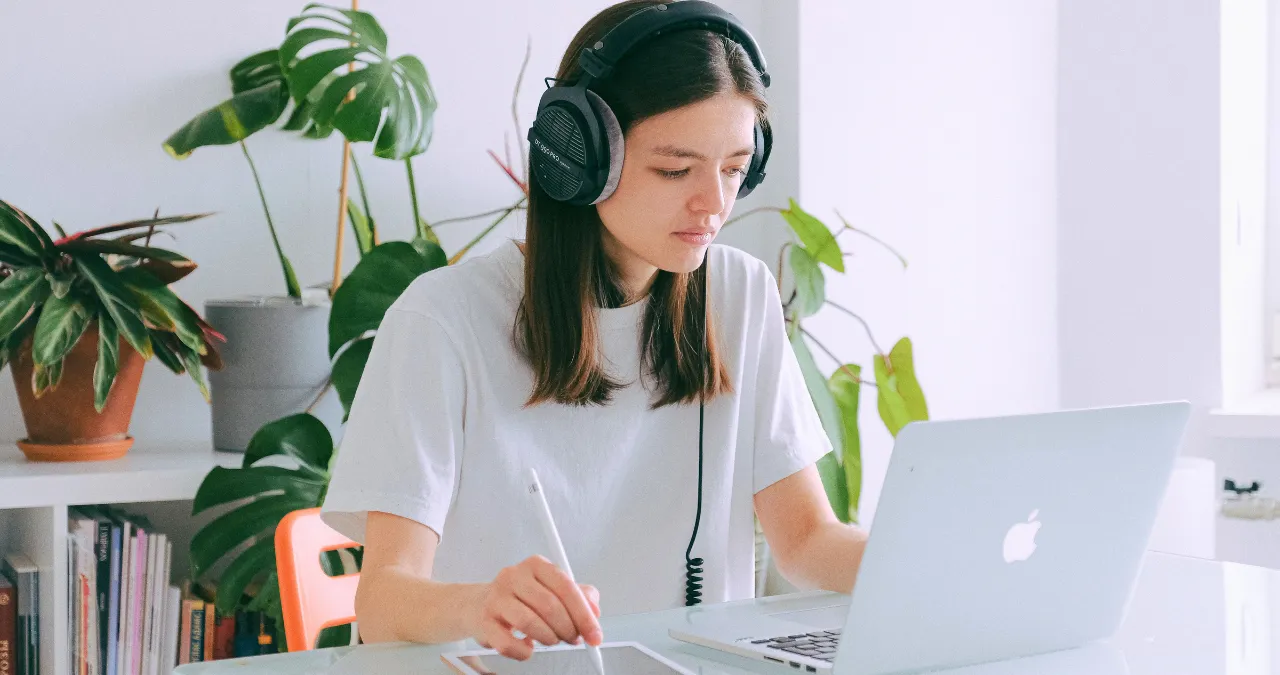 An image of a freelancer working